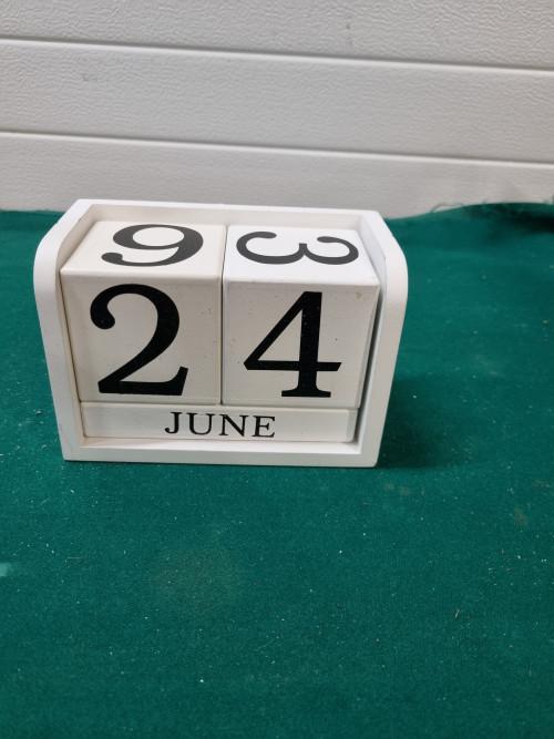 Kalender van hout wit, Ophalen of Verzenden, 'T Olde Gre-j, Info@toldegrej.nl, Endepoelstraat 20f Didam