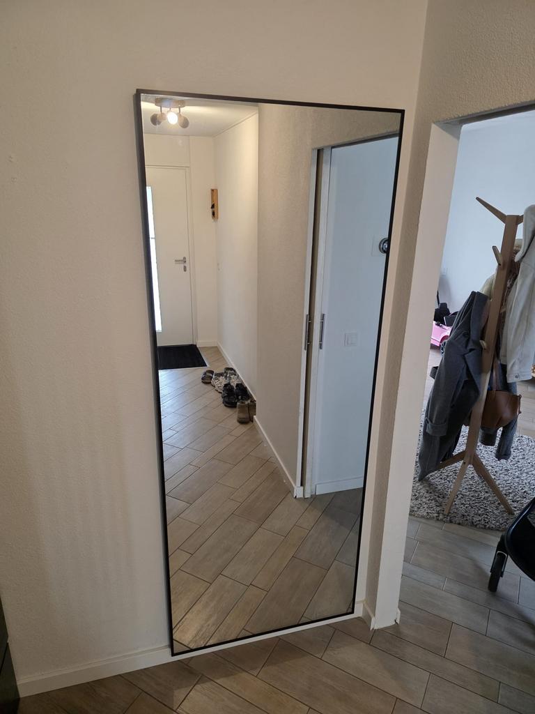 Grote spiegel zwart ikea, Huis en Inrichting, Woonaccessoires | Spiegels, Ophalen, Zo goed als nieuw, Rechthoekig, 150 tot 200 cm