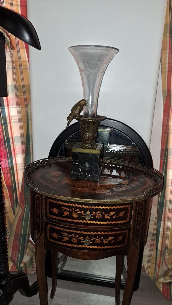 Antieke kristallen vaas met gravure op marmeren en koperen, Ophalen of Verzenden