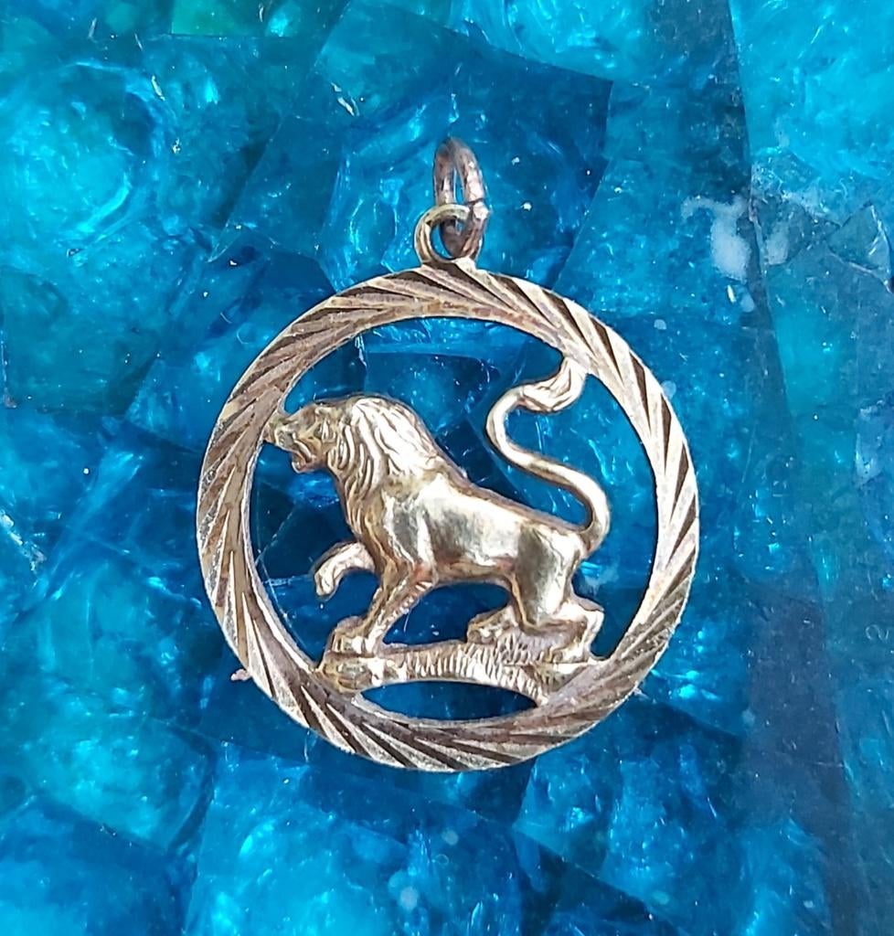 Doublé Hanger Sterrenbeeld LEEUW., Overige materialen, Gebruikt, Ophalen of Verzenden, Goud