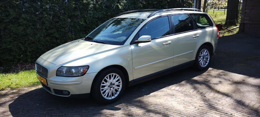 Volvo V50 2.4 170PK 2004 Groen, Auto's, Voorwielaandrijving, 1362 kg, 700 kg, Origineel Nederlands