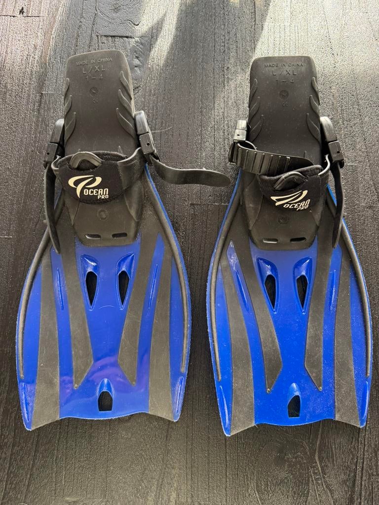 Zwemflippers maar L/XL 1-4  en duikstokken, Watersport en Boten, Duiken, Verzenden, Gebruikt