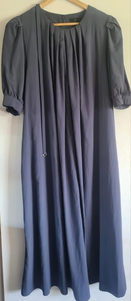 Omoda With Black - oud blauwgrijze jurk met ceintuur maat L, With Black, Blauw, Maat 42/44 (L), Ophalen of Verzenden