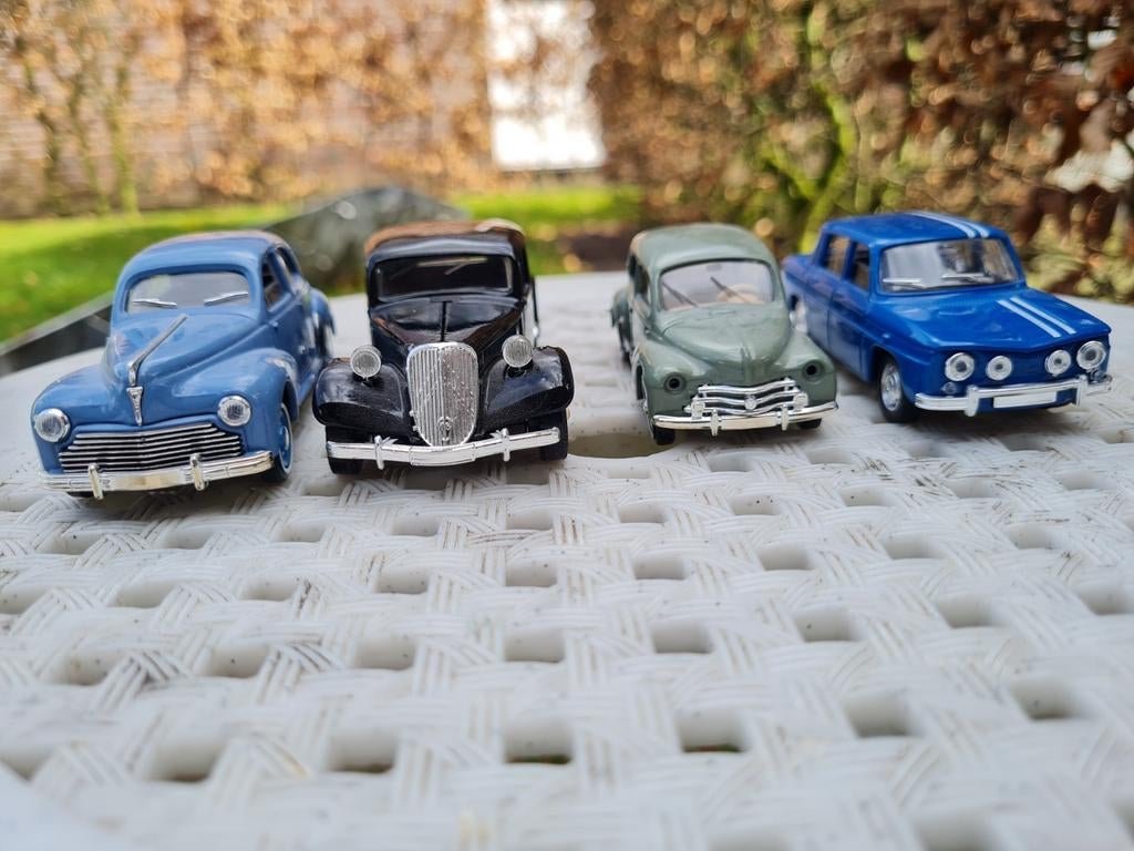 1:43 4 x Franse modellen 2xRenault, Citroën, Peugeot Solido, Hobby en Vrije tijd, Modelauto's | 1:43, Ophalen of Verzenden, Zo goed als nieuw