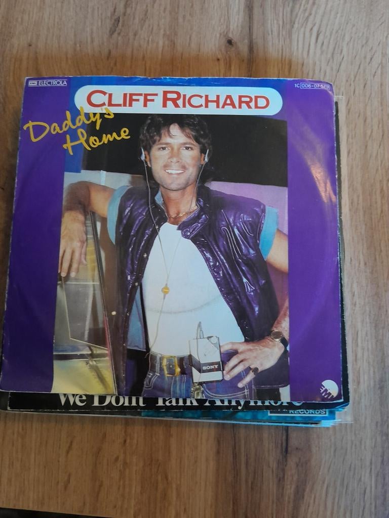Cliff richard 7inch daddy's home, Ophalen of Verzenden, Zo goed als nieuw, Pop