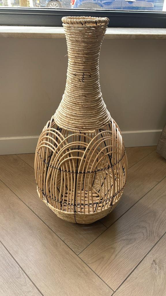 Grote rieten vaas van 65 cm, Huis en Inrichting, Woonaccessoires | Vazen, Overige materialen, Gebruikt, Overige kleuren, 50 tot 75 cm