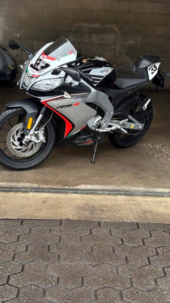 Aprilia RS4 50cc - 2016, Ophalen, 6 versnellingen, Gebruikt, Maximaal 45 km/u