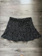 Zwart-witte skort met stippen en ruches Stradivarius, Maat 38/40 (M), Zwart, Ophalen of Verzenden, Zo goed als nieuw