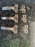20 scharnieren voor kastdeurtjes. Compleet met schroeven, Ophalen of Verzenden, Gebruikt, Scharnier
