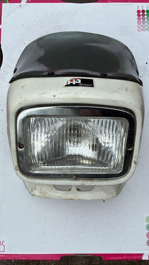 Stuurkuip van ..., Ophalen, Koplamp