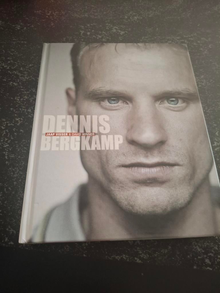 Dennis Bergkamp - Mijn Verhaal (Hardcover), Boeken, Ophalen of Verzenden, Zo goed als nieuw, Jaap Visser & David Winner, Balsport