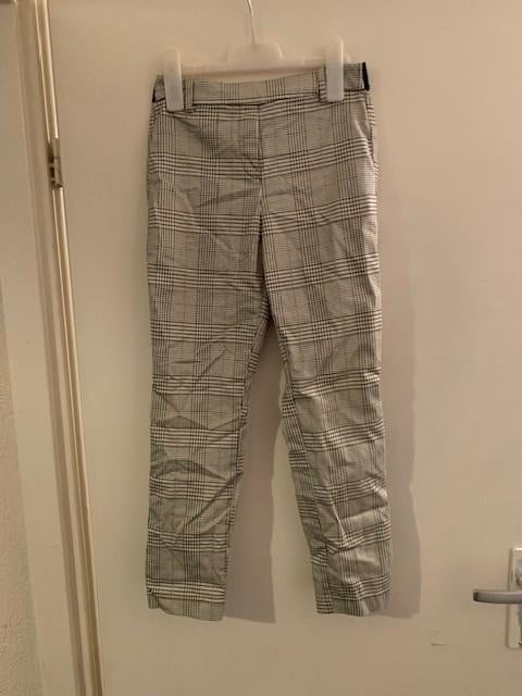 Zwart/witte broek van de H&M. Maat S, Kleding | Dames, Broeken en Pantalons, H&M, Zwart, Ophalen of Verzenden, Zo goed als nieuw