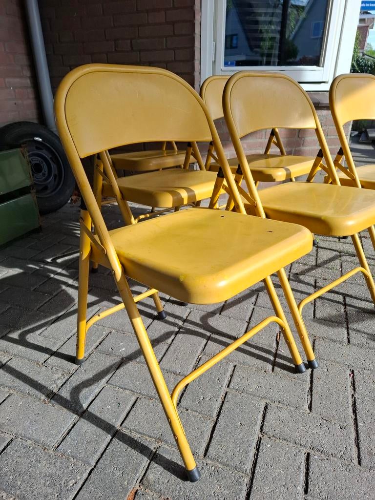 Vintage gele klapstoelen, Ophalen