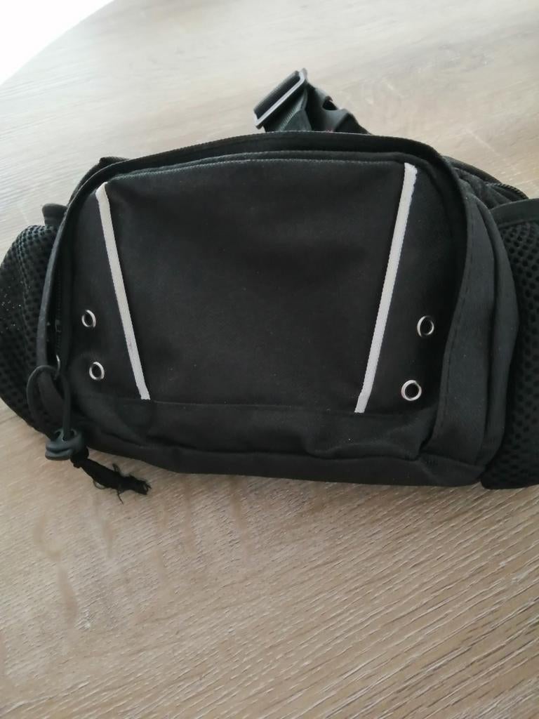 Nieuw zwart  heuptasje, Ophalen, Nieuw