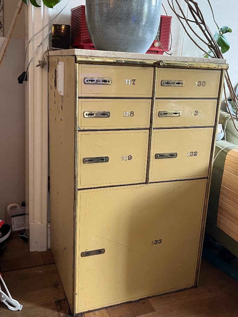 Antieke kluis lips, Ophalen, Gebruikt