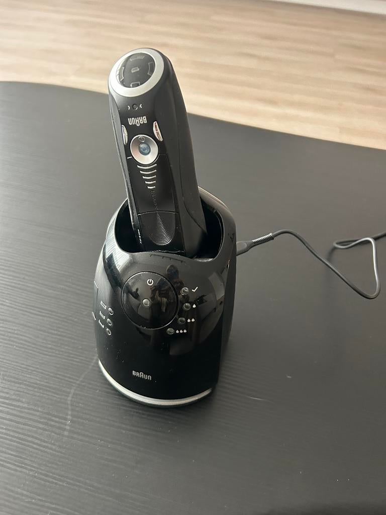 BRAUN  scheeraparaat, Witgoed en Apparatuur, Persoonlijke-verzorgingsapparatuur, Ophalen of Verzenden, Gebruikt, Scheren en Epileren