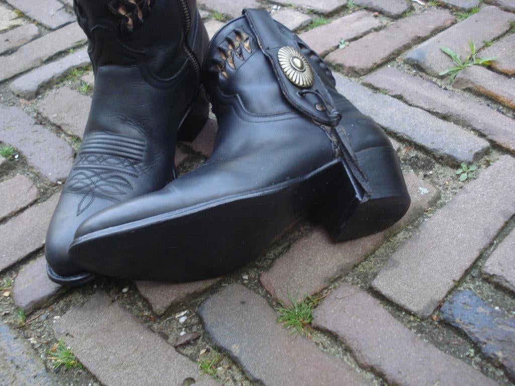 SENDRA BOHO IBIZA FESTIVAL ZWARTE LAARS 38 GRATIS VERZENDING, Verzenden, Zwart, Lage of Enkellaarzen, Sendra 38