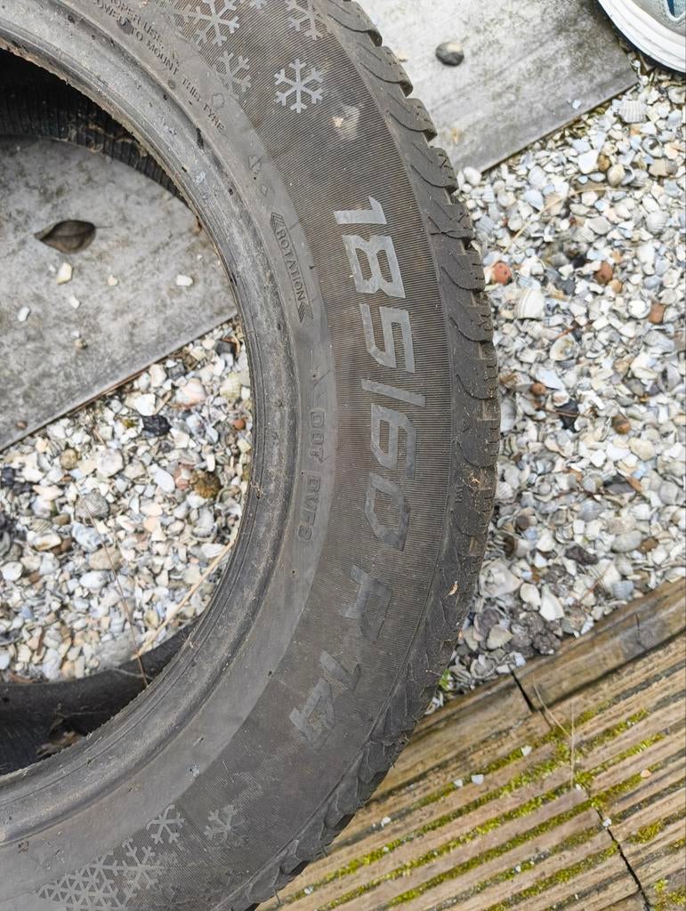 2x Vredestein Snowtrac 5 185/60R14 winterbanden, Auto-onderdelen, Banden en Velgen, Ophalen, 14 inch, Gebruikt, Band(en)