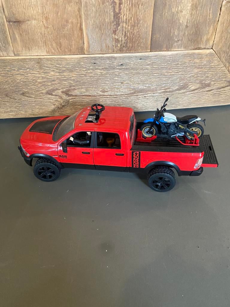 Bruder Ram 2500 Power Wagon, Kinderen en Baby's, Speelgoed | Speelgoedvoertuigen, Ophalen of Verzenden, Zo goed als nieuw