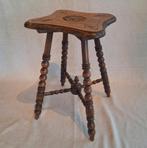 Antiek Victoriaans "Klosjes" Krukje, Huis en Inrichting, Krukjes, Ophalen of Verzenden, Gebruikt, Hout