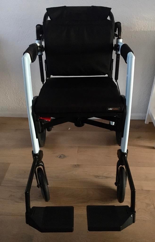 Blauwe Rollator Rolstoel Rollz Motion, Diversen, Ophalen of Verzenden, Inklapbaar, Zo goed als nieuw, Duwrolstoel