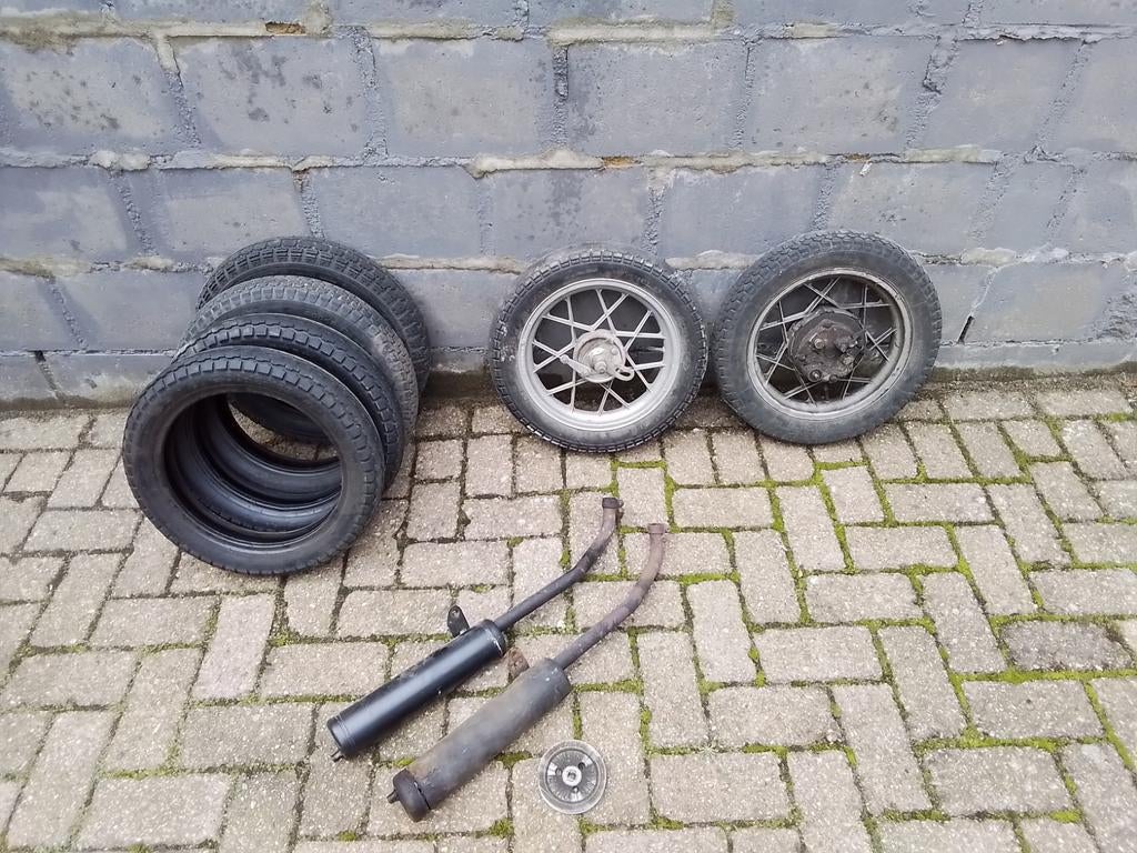 4keer buiten banden Vespa citta 2 keer voor wiel achter wiel, Ophalen of Verzenden, Gebruikt