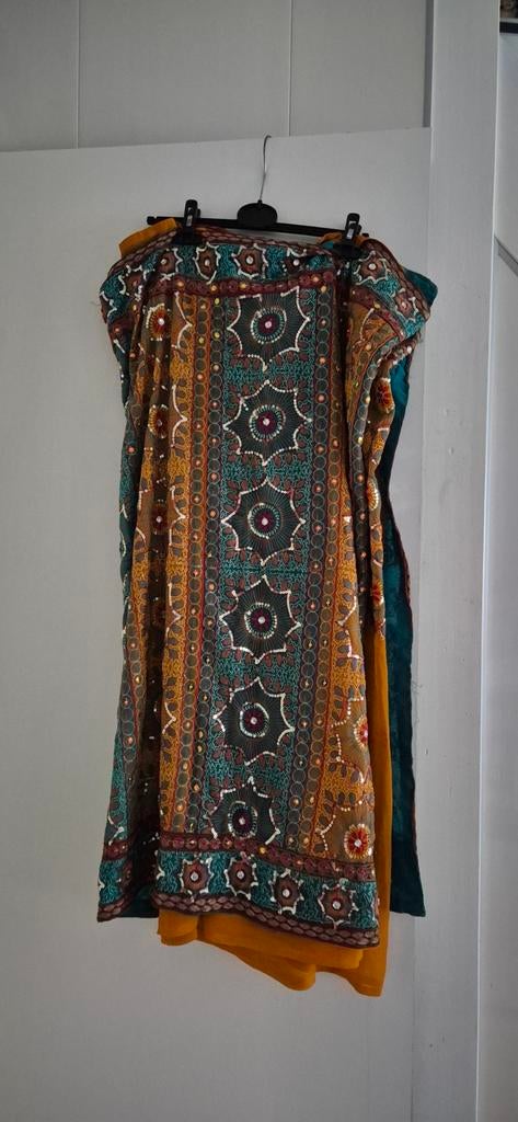 Sari stof okergeel met turquoise, Kleding | Dames, Gelegenheidskleding, Ophalen of Verzenden, Zo goed als nieuw, Geel, Overige typen