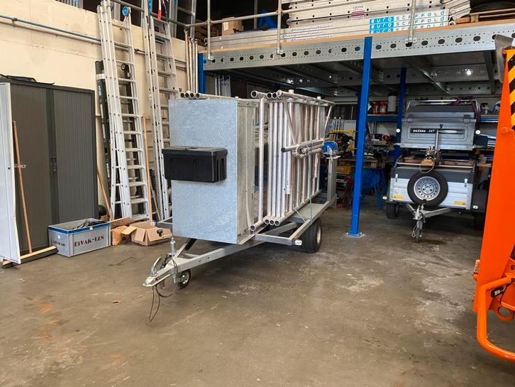 Steiger transporter + fiberdeck rolsteiger, Doe-het-zelf en Verbouw, Steigers, Zo goed als nieuw, Rolsteiger of Kamersteiger, 5 meter of hoger