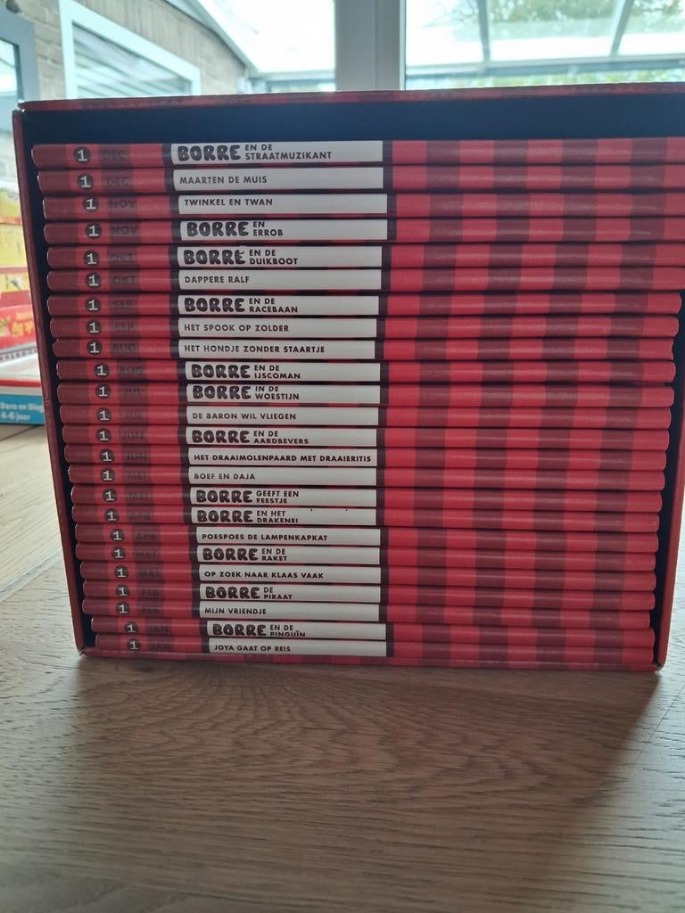 24 Borre boekjes in opbergbox.  Plus 4 boekjes groep 1/2, Boeken, Ophalen of Verzenden, Zo goed als nieuw, Fictie algemeen
