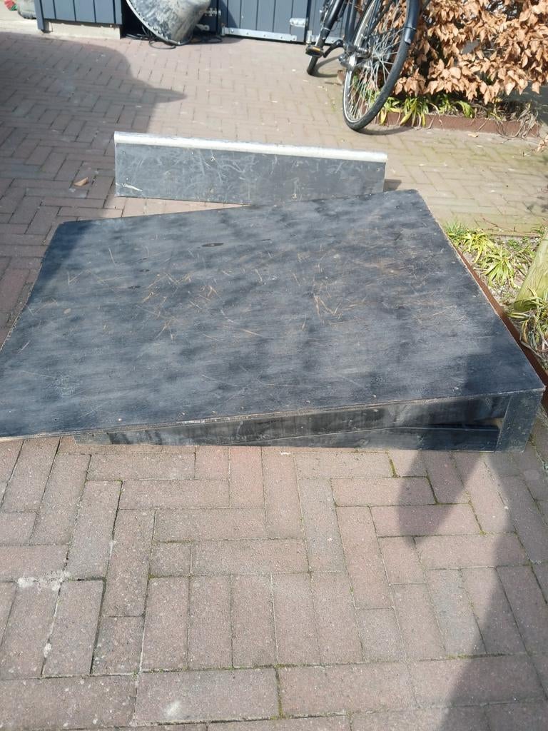 Skateboard schans en grind rail, Ophalen