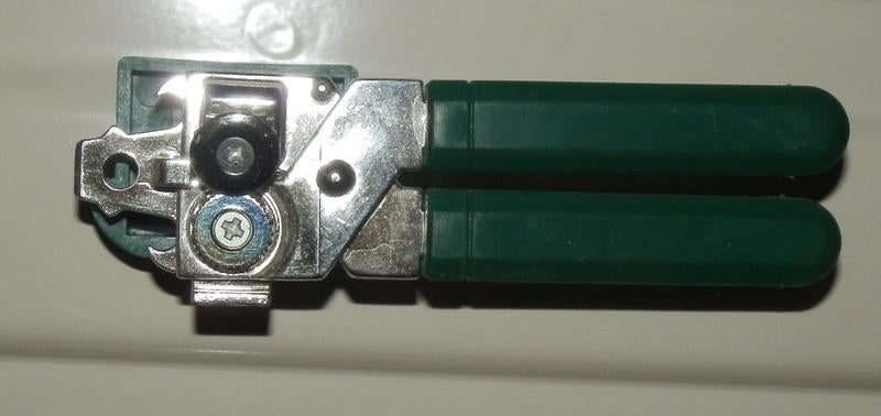 M 18 koelkastmagneetje blikken opener, Verzamelen, Ophalen of Verzenden, Zo goed als nieuw