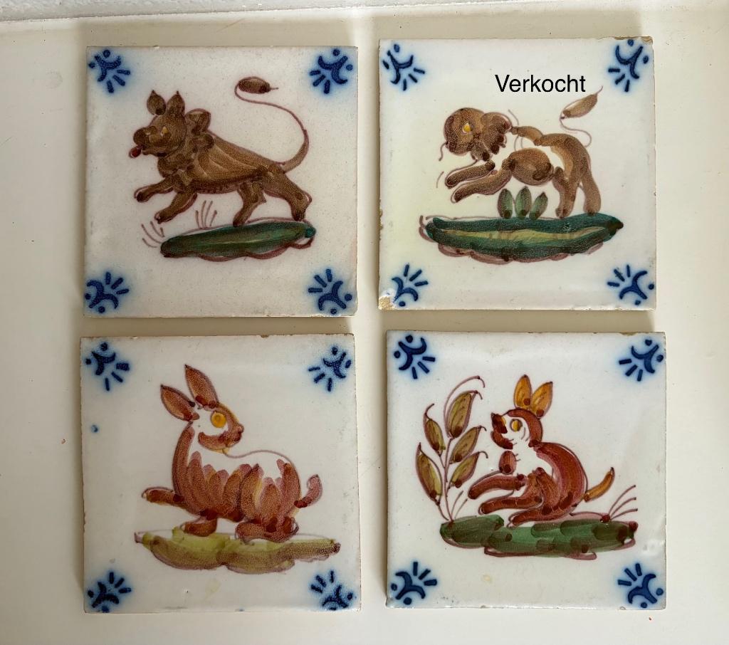 ANTIEKE TEGELS OA.MET DIEREN OM IN EEN WANDJE ETC., Antiek en Kunst, Antiek | Wandborden en Tegels, Ophalen of Verzenden