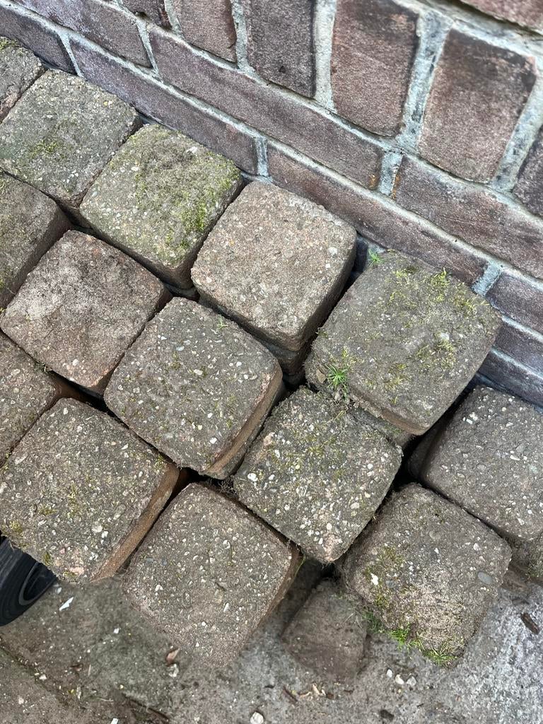 Gratis Tuintegels/ klinkers - Ophalen voor 21 mei!, Tuin en Terras, Tegels en Klinkers, Ophalen, Gebruikt, Beton, Terrastegels