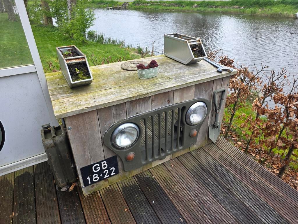 Unieke buitentafel met oude Willys Jeep grill en accessoires, Ophalen, Gebruikt