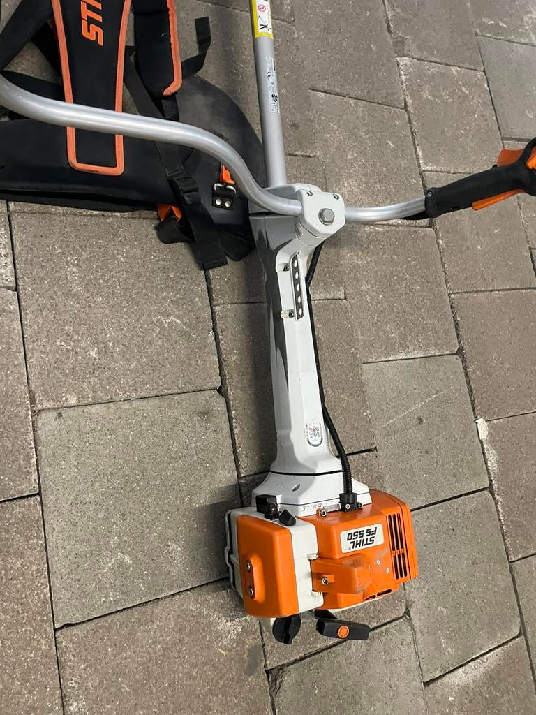 Stihl bosmaaier FS 550, Ophalen, Zo goed als nieuw, Benzine