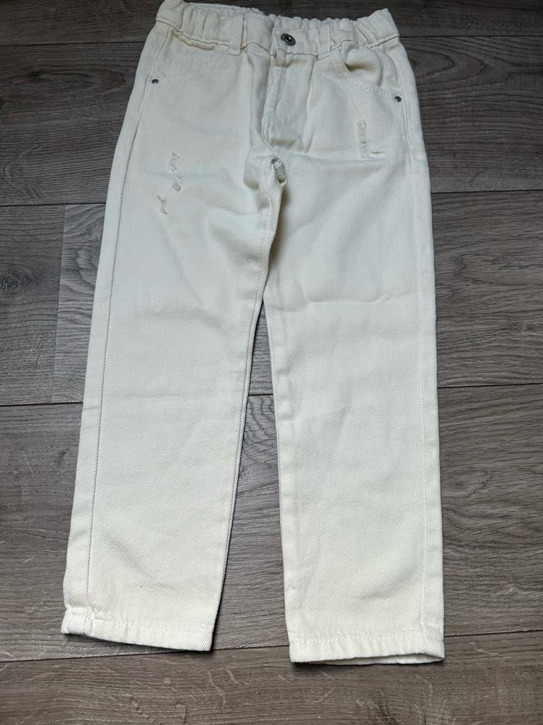 Mango kids jeans wit maat 110 - nieuw staat, Kinderen en Baby's, Ophalen of Verzenden, Nieuw, Jongen of Meisje, Broek
