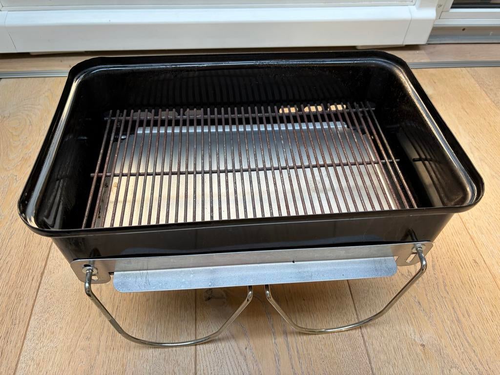 Weber Tafelmodel Barbecue - Zo goed als nieuw, incl. kolen, Ophalen, Zo goed als nieuw, Met accessoires