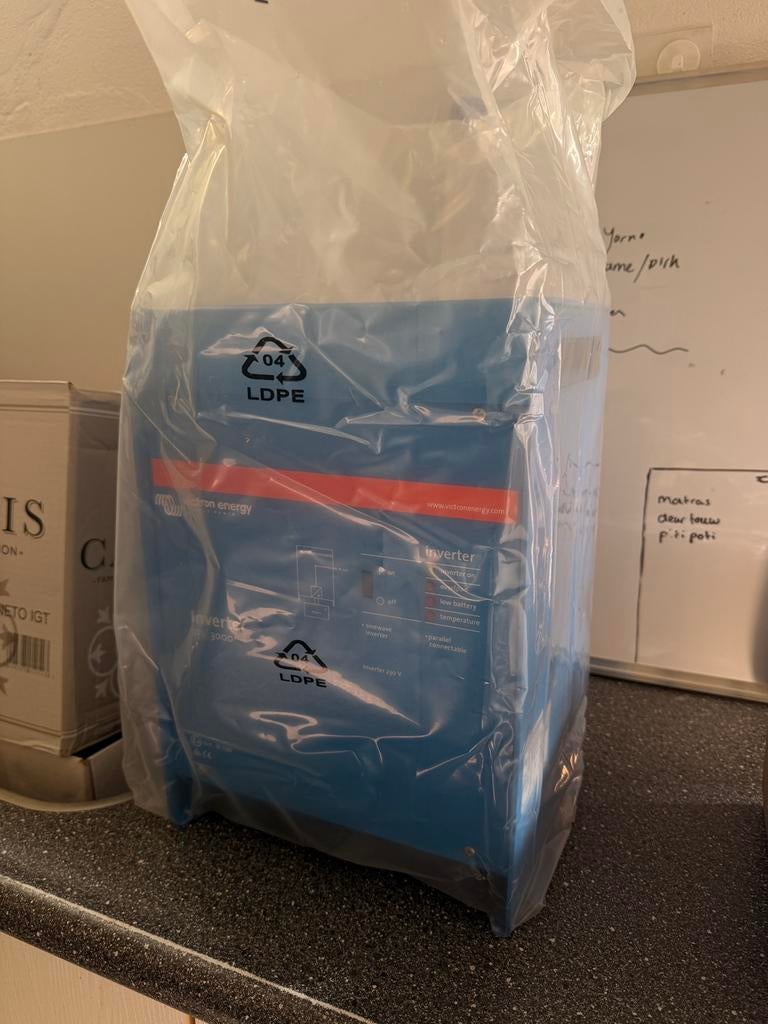 NIEUW Victron Phoenix 12/3000 Omvormer, Ophalen, Nieuw