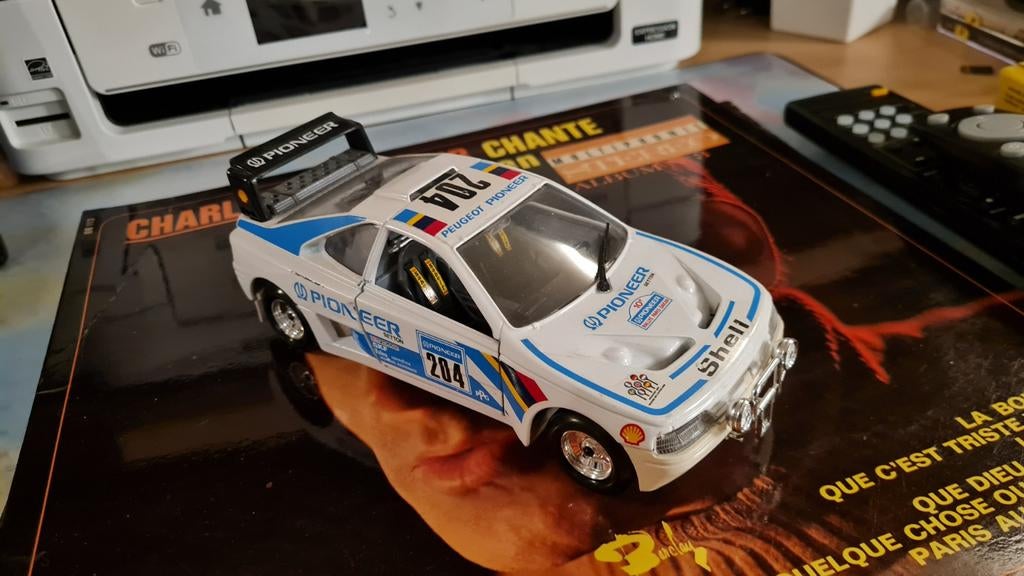 Peugeot 405 turbo 16 Bburago, Ophalen of Verzenden, Zo goed als nieuw, Bburago