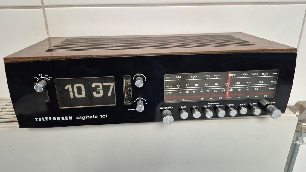 Vintage Telefunken Digitale 101 Wekker Radio, Witgoed en Apparatuur, Ophalen of Verzenden, Gebruikt, Analoog