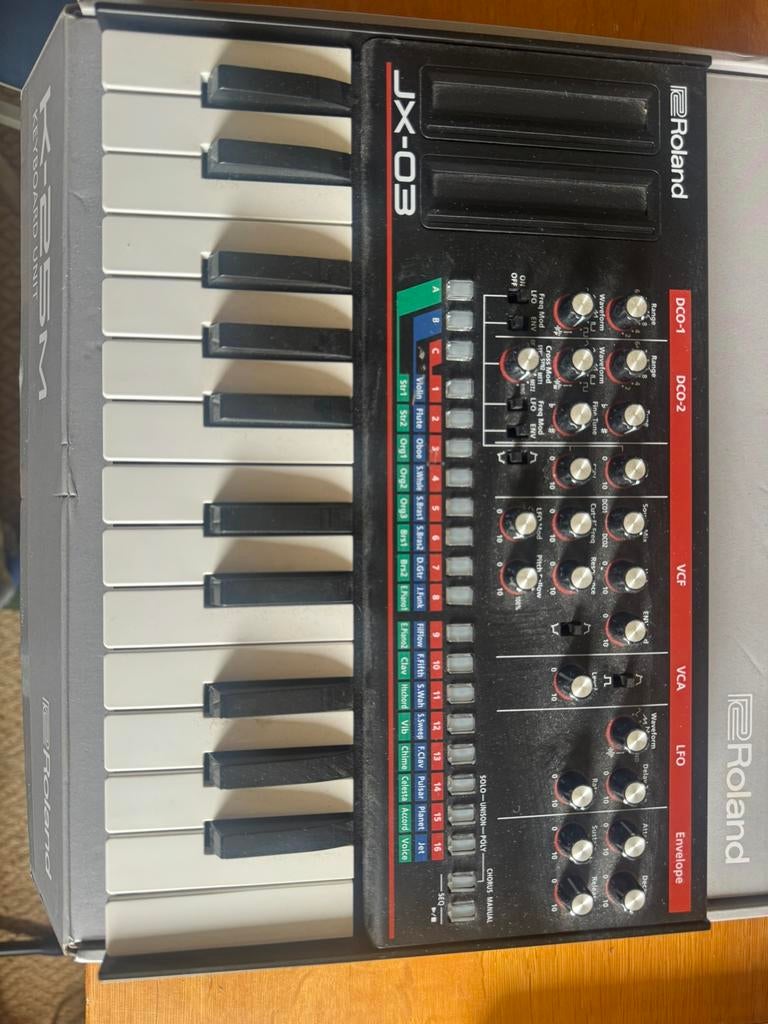 Roland JX-03, Muziek en Instrumenten, Synthesizers, Ophalen of Verzenden, Zo goed als nieuw, Overige aantallen, Roland