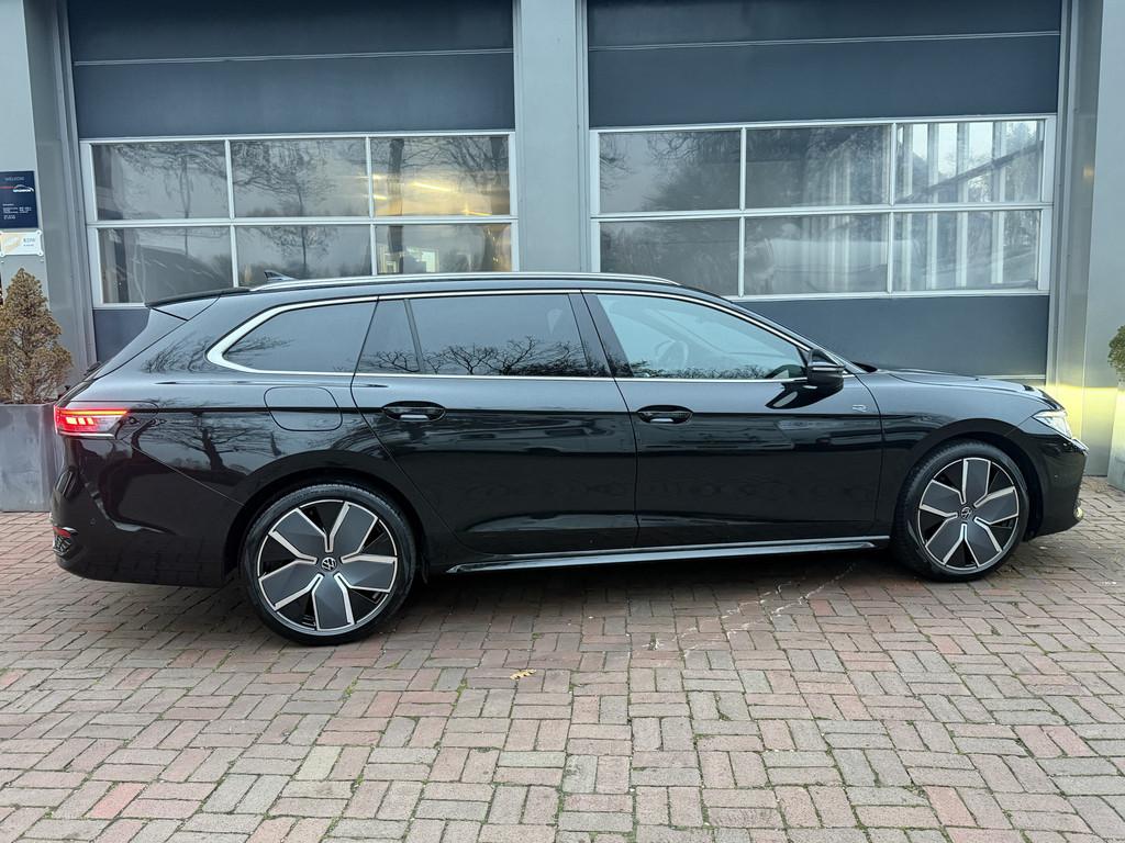 Volkswagen Passat Variant 1.5 eTSI R-Line Edition 150pk | Pa, Auto's, 4 cilinders, 150 pk, Zwart, 19 km/l