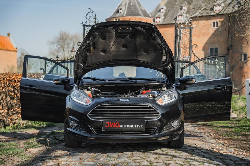 Ford Fiesta 1.25 82PK/5DEURS/NIEUWE APK/STOEL VERWARMING, Voorwielaandrijving, Stof, Gebruikt, 4 cilinders