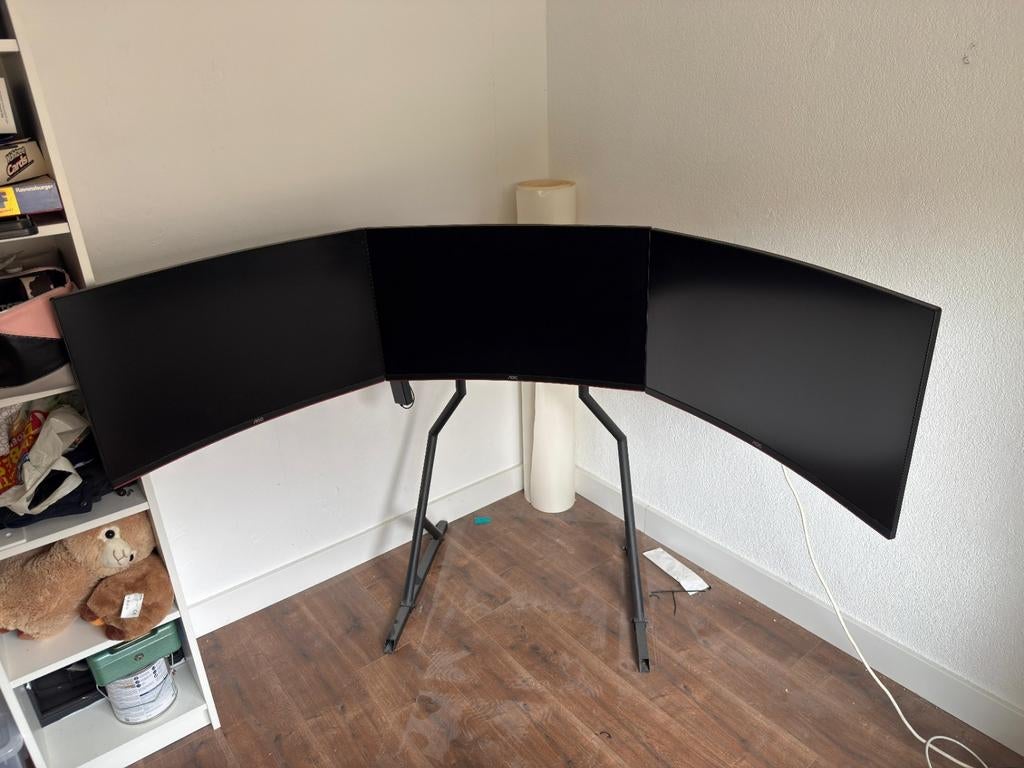 3x AOC CQ32G1 32" Curved 144Hz Gaming Monitor + Triple Monit, Computers en Software, Monitoren, 101 t/m 150 Hz, Curved, VA, Minder dan 1 ms