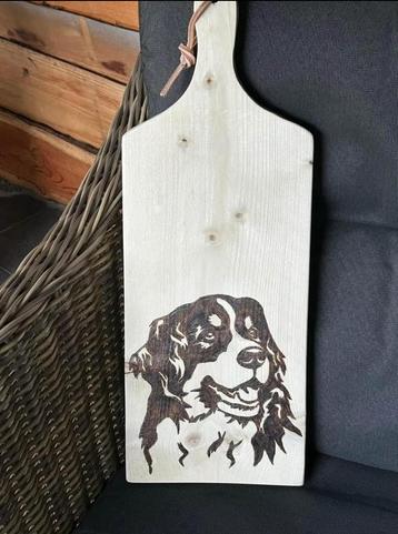 Borrelplank “Berner Sennen” beschikbaar voor biedingen