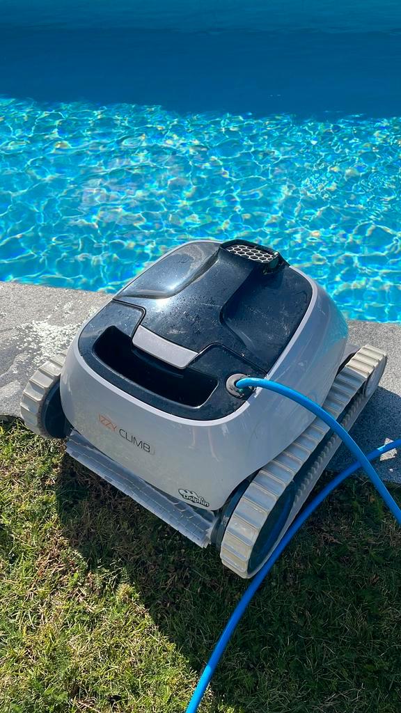 Dolphin Izzy Climb ( zwembadrobot) zwembadstofzuiger, Tuin en Terras, Zwembad-toebehoren, Zo goed als nieuw, Ophalen