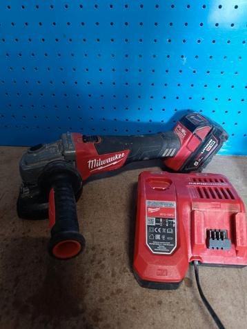 Milwaukee Fuel M18 accu haakse slijper Incl. Accu + lader beschikbaar voor biedingen
