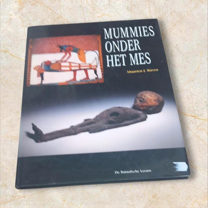 Vintage Boek Egypte - Mummies onder het mes, Boeken, Geschiedenis | Wereld, Afrika, 14e eeuw of eerder, Ophalen of Verzenden