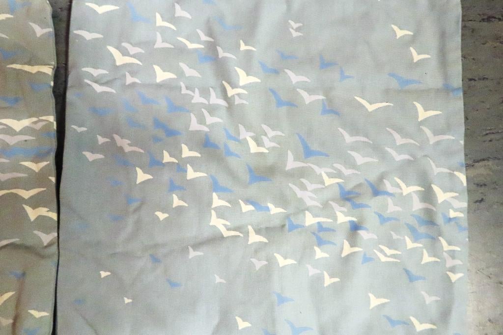 2 kussenhoezen met vogels blauw wit   1 sloop jungle book, Verzenden, Gebruikt, Blauw, Vierkant