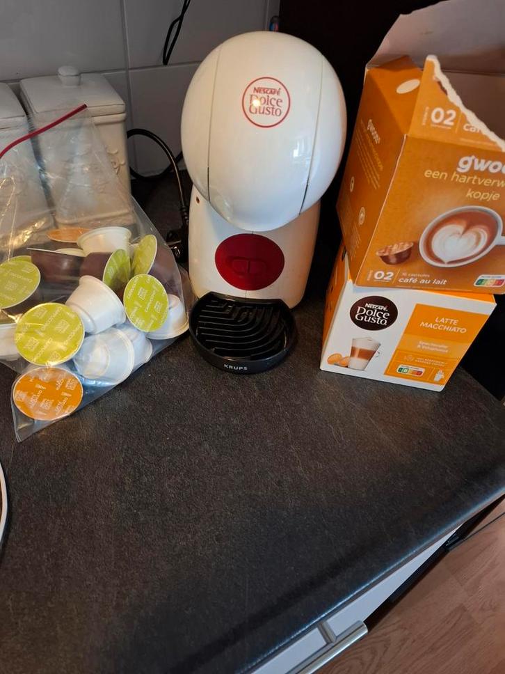 Dolce Gusto Piccolo XS + Cups, Witgoed en Apparatuur, Koffiezetapparaten, Zo goed als nieuw, Koffiemachine, Ophalen of Verzenden